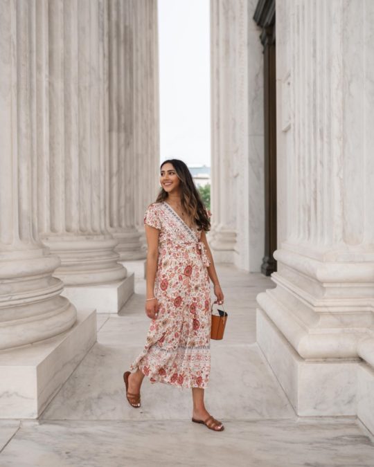 Top US Blogger wearing a printed cotton midi dress from Amazon | cute summer outfits, pinterest outfits 2020, pinterest outfits 2019| bucket bags | forever 21, amazon, sam edelman |